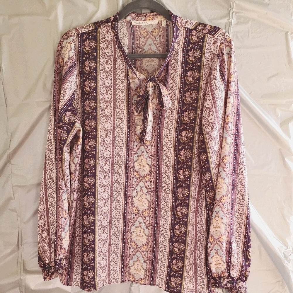 Violet & Claire Dress Blouse V Neck Tie Lapel Long Sleeve Button Wrist 091
